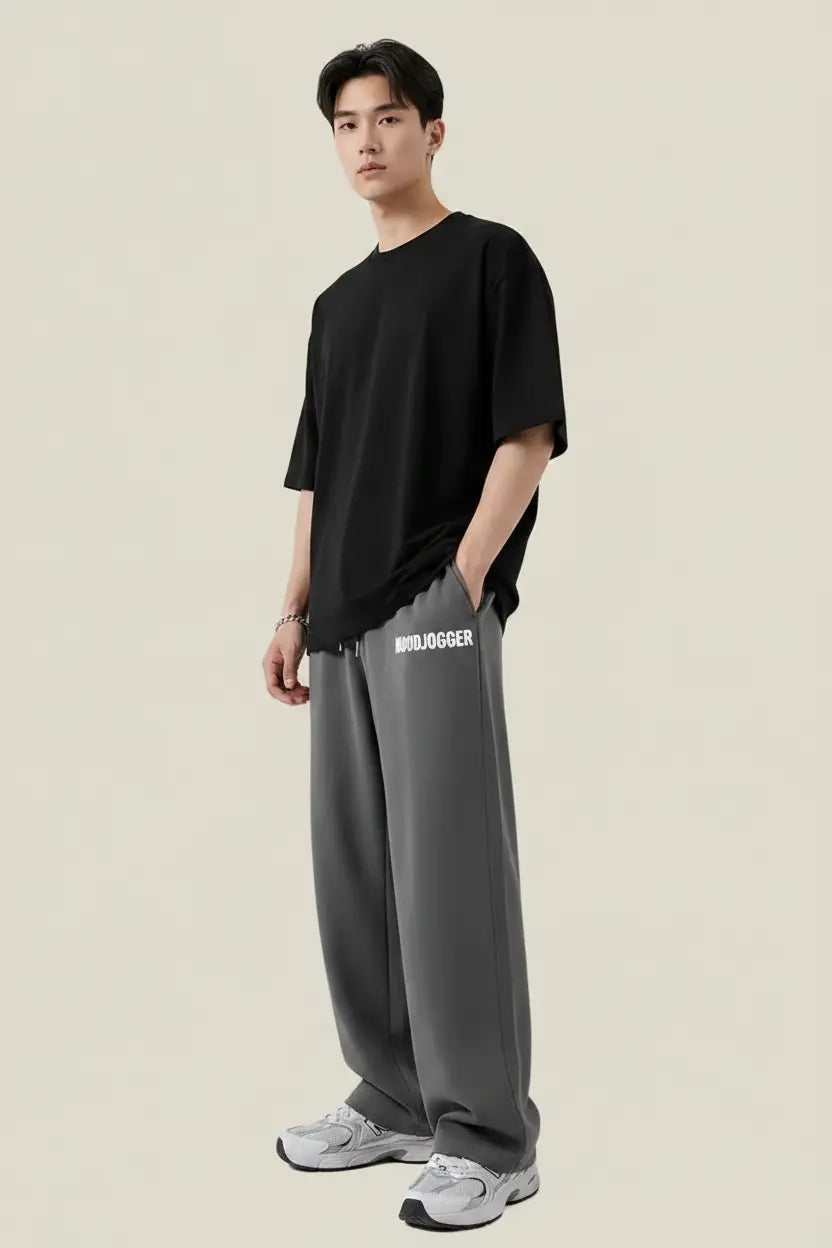 Herren Weite Jogginghose HOODJOGGER – Streetwear Outfit Ganzkörper